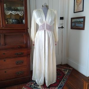 VINTAGE 1940s Ivory Satin and Pink Lace Dressing Gown Robe